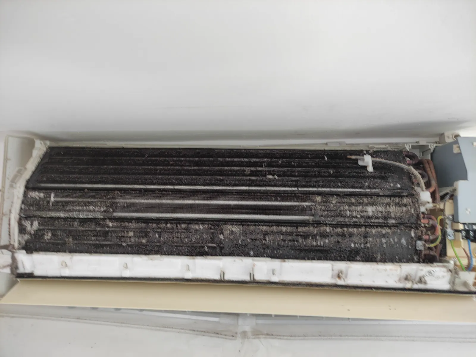 Indoor unit deep cleaning Before